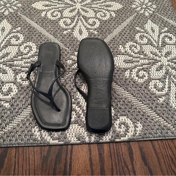 Prada Leather Flip Flops - Picture 3 of 6